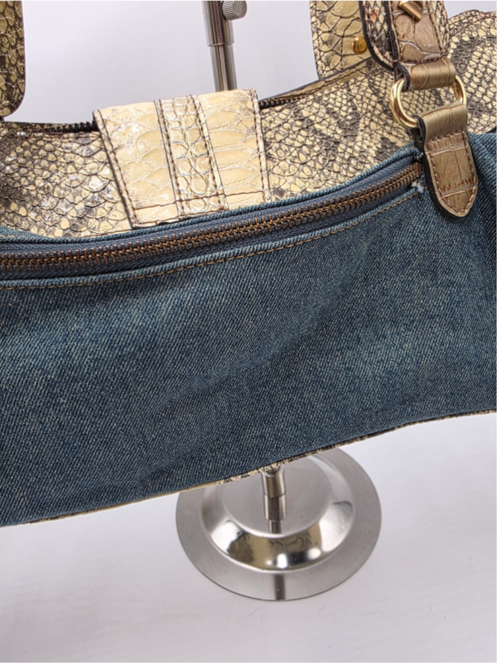 Authentic Vintage Guess Y2K Denim Shoulder Bag - Picture 12 of 16